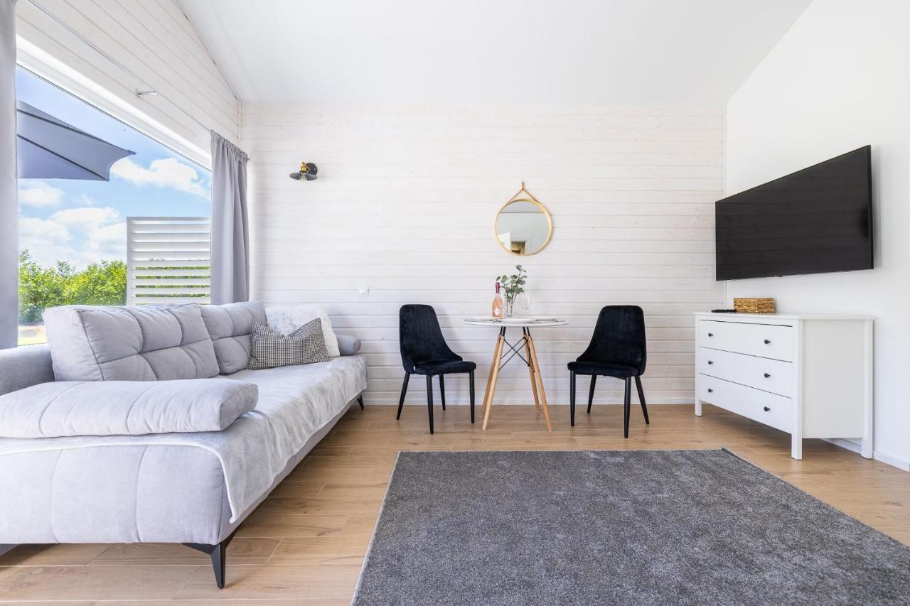 Lumi Resort Domki Letniskowe Z Podgrzewanym Basenem 里沃 外观 照片
