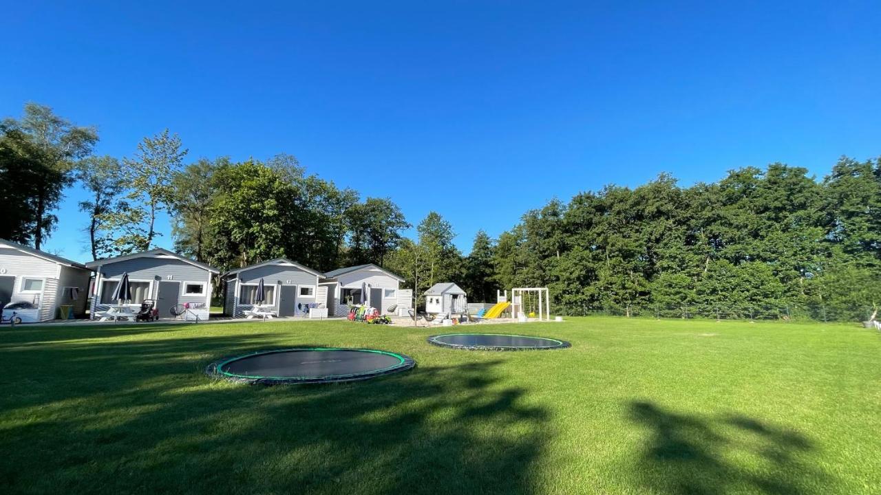 Lumi Resort Domki Letniskowe Z Podgrzewanym Basenem 里沃 外观 照片