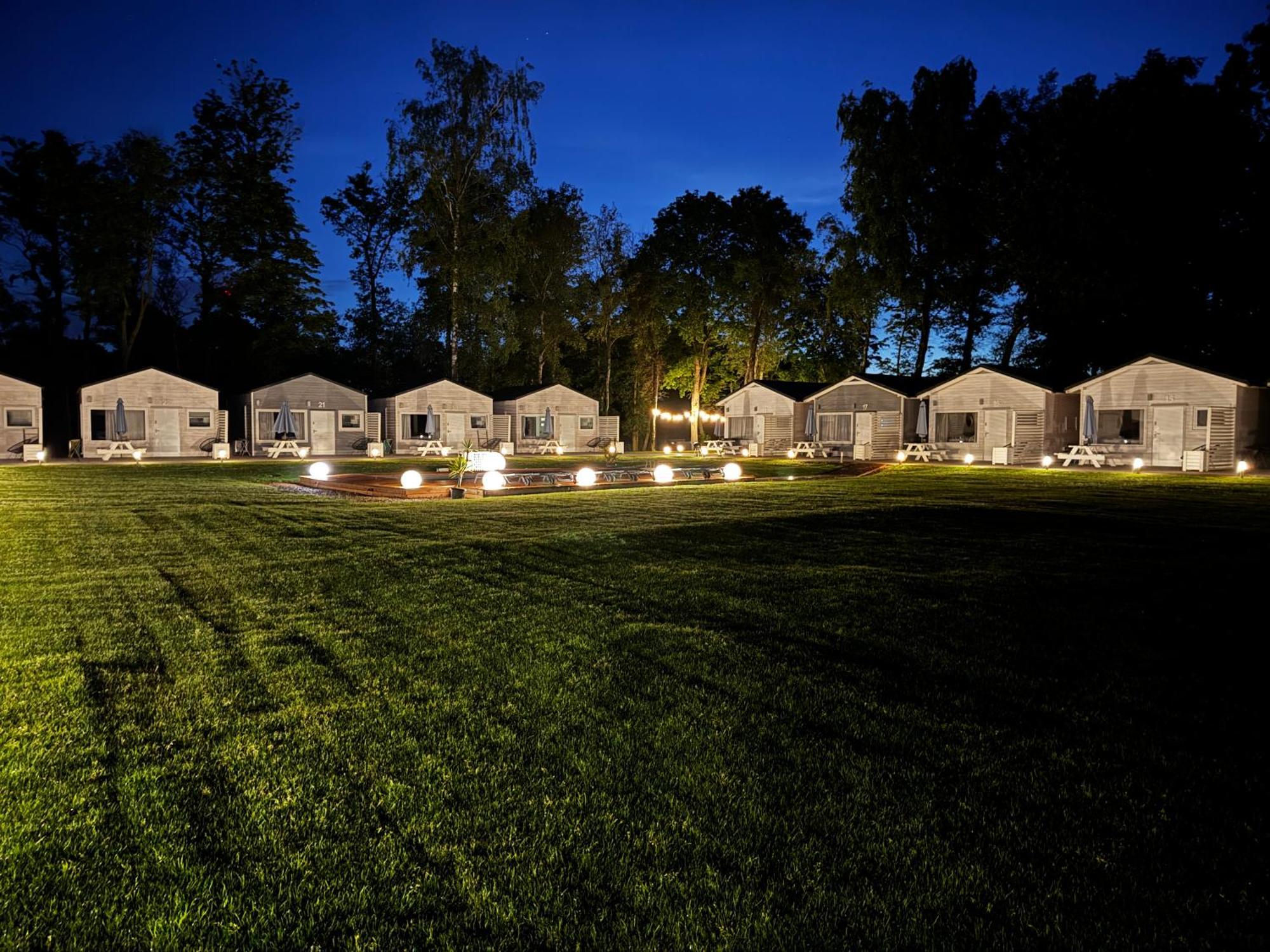 Lumi Resort Domki Letniskowe Z Podgrzewanym Basenem 里沃 外观 照片